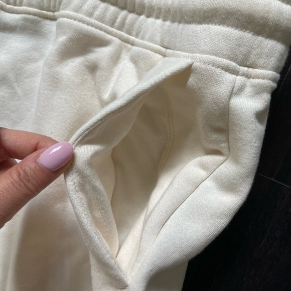 NORTH FACE WOMENS FLEECE JOGGERS IN GARDENIA WHITE SZ XL NWT - Picture 6 of 10